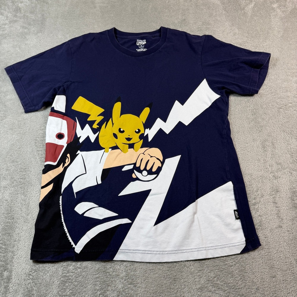 Uniqlo UTGP Pokemon T-Shirt Mens Medium Navy Blue Pikachu Red Ash Graphic